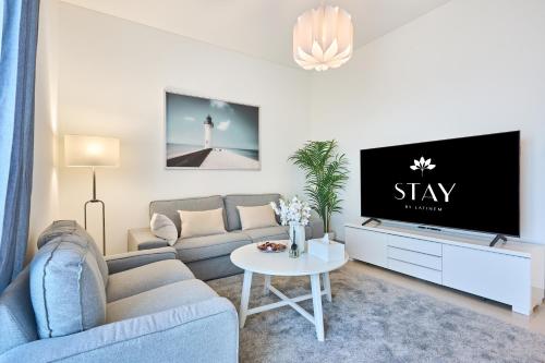 STAY BY LATINEM Luxury 2BR Holiday Home CVR B405 Near Burj Khalifa, Dubai (photo 2)