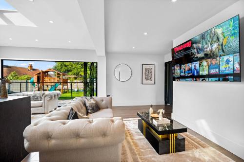 Superb Luxury 3 Bedroom House - Garden - Parking - Outdoor Playground 17P, Birmingham (fotografie 7)