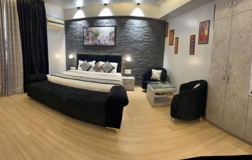 The Origin suites near Gomti Nagar Railway stations DLF my pad vibhuti Khand Gomti Nagar Lucknow - Lucknow