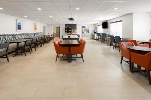 Holiday Inn Express & Suites Wyomissing by IHG in West Reading, USA