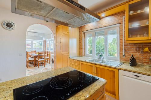 ห้องครัว, Azeitão Perspetiva Apartment (Azeitao Perspetiva Apartment) in อะเซเตา