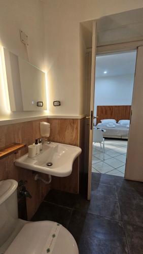 B&B Napoli Centrale Room&Jacuzzi, Neapel (Foto 6)