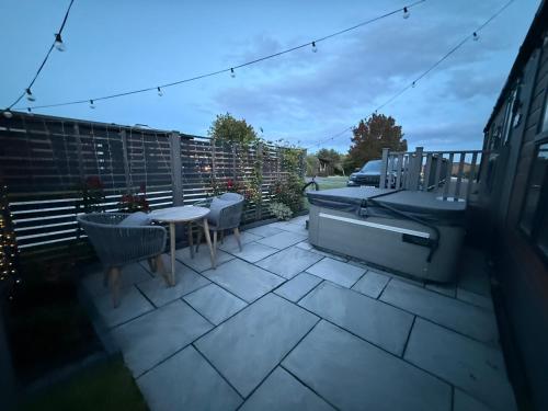 7b Oakwood village in Newton upon Derwent