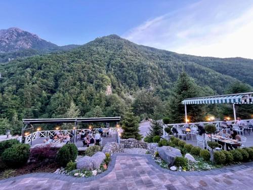 restavracija, Hotel Hani in Lumbardh