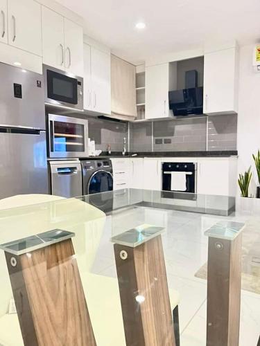 Luxury 1 bdrm Suite, Cantonments-Labone in Labone