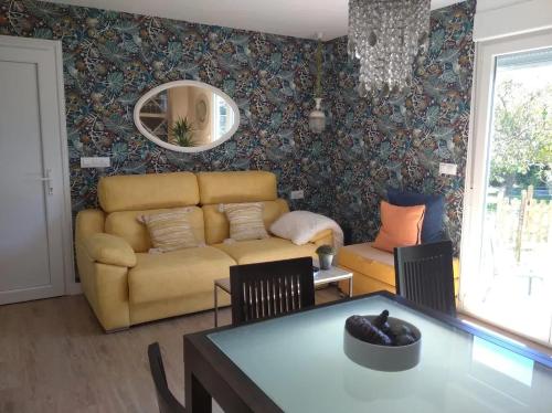 Charming House in Parada with Large Garden in Coles