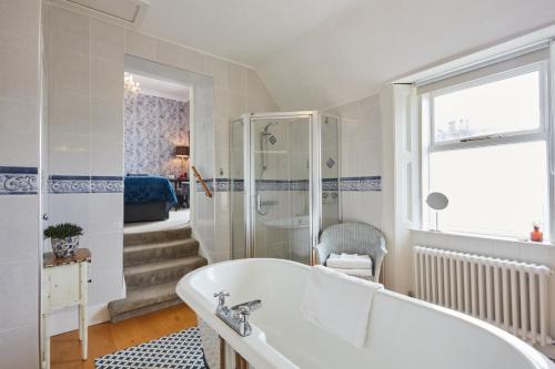 Ducha, Merlindale in Crieff