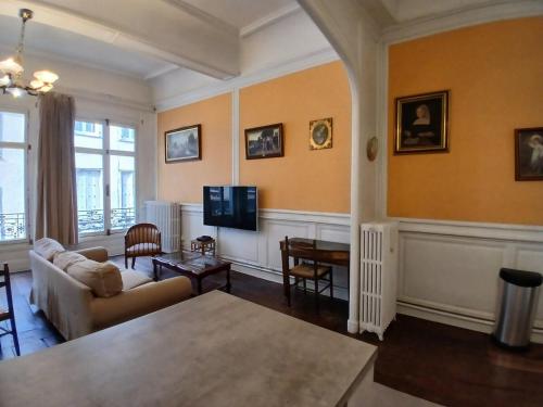Lemov'Inn, central historic apartment in Limoges