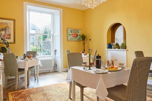 Instalaciones, Merlindale in Crieff