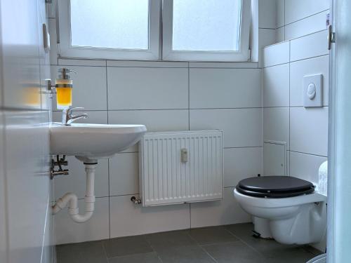 ห้องน้ำ, Ring-Apartments Kompakt - Gelsenkirchen Zentrum in เกลเซนเคียร์เชน