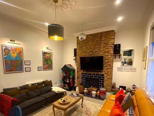 3br Victorian Maisonette W Artistic Dcor