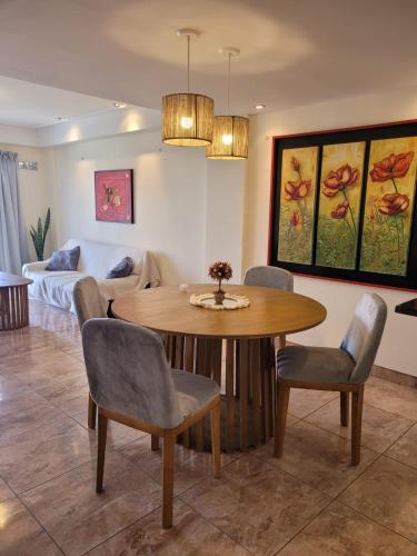 Shinny, beautiful, ideally located!