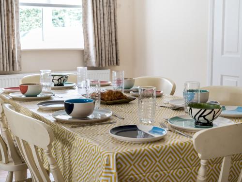 Létesítmények, Spacious Surrey Family Home with Free Parking - Pass the Keys in Runnymede