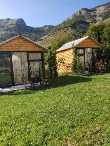 Viesnīcas āriene, Boga Cabins in Bogë