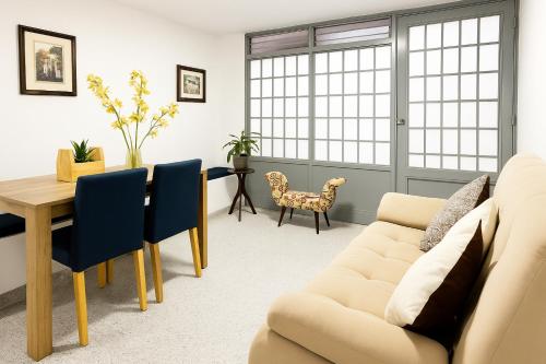 loft cerca a laureles, WIFI, cerca metro y GUARDA EQUIPAJE GRATIS!