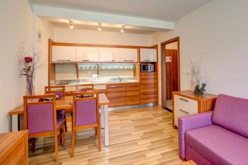 Deluxe Apartment with Balcony and Two Extra Beds image 5