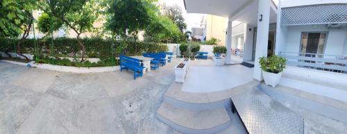 Villa2, Golem