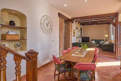 ทัศนียภาพภายนอกโรงแรม, Holiday House Dehesa del Colmenar in คาบรา