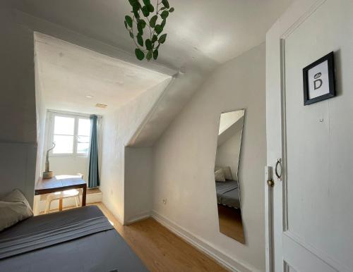 Santos Apartment in Central Lisbon with River View 3