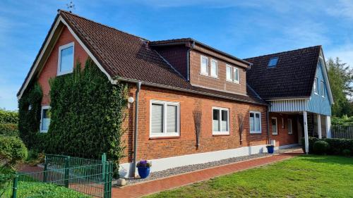 Hotelli välisilme, Ferienwohnung "Achtern Diek 1" 1 Reihe an der Ostseeküste (Ferienwohnung "Achtern Diek 1" 1 Reihe an der Ostseekuste) in Schonberg (Holstein)