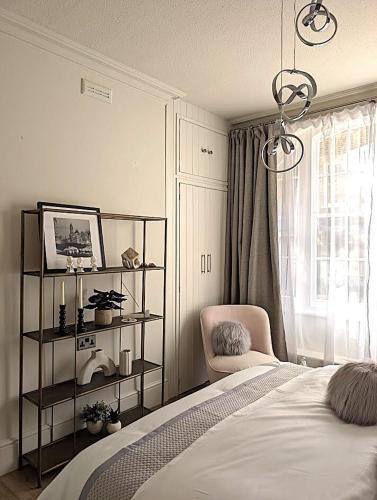 Fitzrovia Cosy One-Bedroom Apartment - image 11
