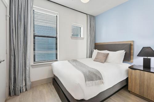 Sentral Studio Apt on East 6th St - image 14