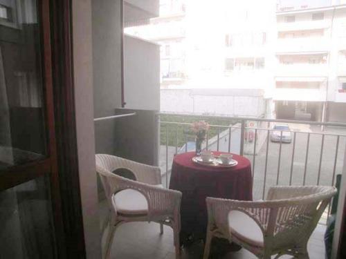 One-Bedroom Apartment image 1