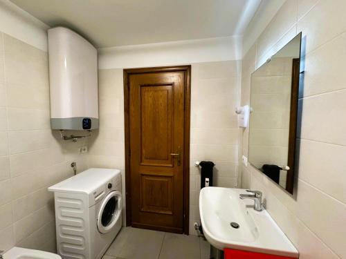 GuestHost - Porta Nuova Shiny Studio Flats - image 4