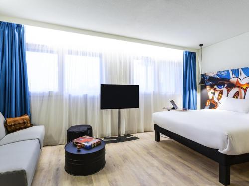 1 queen bed