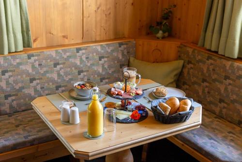 Food and beverages, Pension Sonnenwinkl in Langenfeld