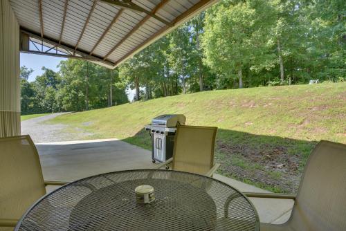 Wooded Gilbertsville Hideaway on Kentucky Lake! - main image