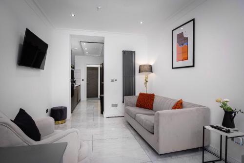 Stylish 2BR Apartment with Private Steam Room, Edinburgh