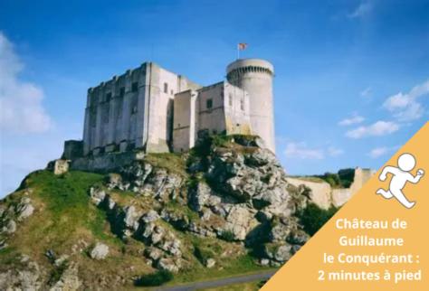 Charme et confort dans le centre-ville de Falaise quartier calme - Larès (Charme et confort dans le centre-ville de Falaise quartier calme - Lares) in Falaise