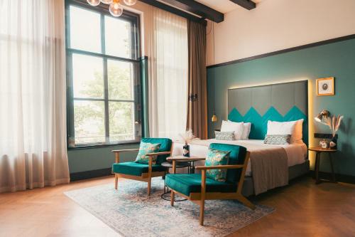 room detail thumbnail 1