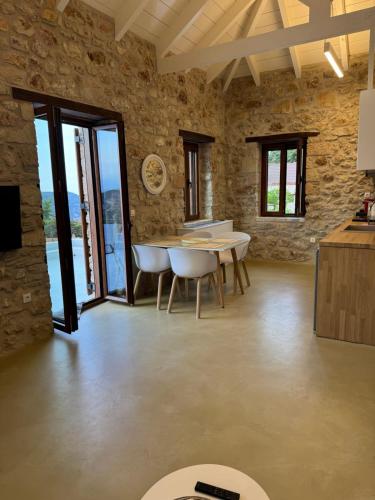 Stoneview Apartments in อากีออส อิโออันนิส (วอเรีย คีนูเรีย)