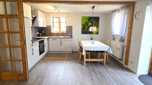 virtuve, Ferienwohnung "Koppelkuck" in Schwartbuck in Švartbuka