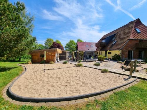 Dārzs, Ferienwohnung Ackerblick auf Ferienhof in Schwartbuck in Švartbuka