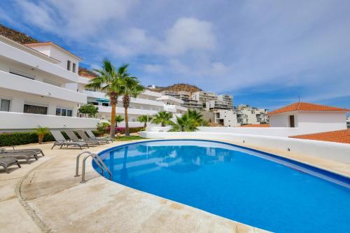 Chic Cabo Condo - Walk to Marina & Downtown! - image 5