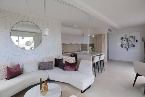 MonteCarloSeaView & Jacuzzi & Parking #29 - image 4