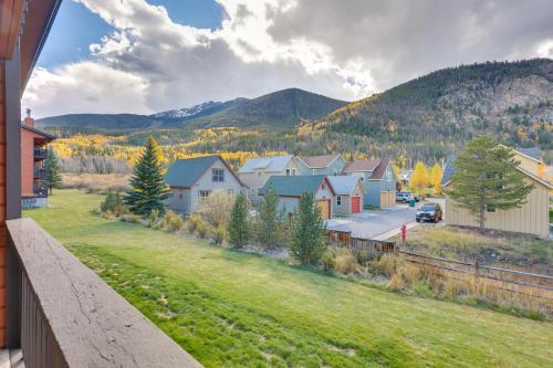 Walkable Frisco Condo Mtn Views and Shared Hot Tub! in Frisco, USA