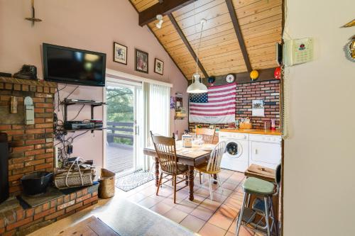 Hunter Hideaway with Yard and Deck 3 Mi to Ski Slopes in Hunter, USA