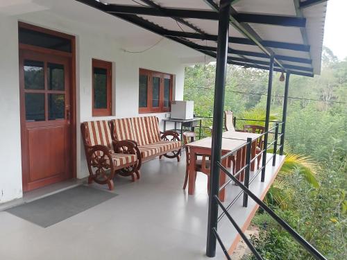 Restoran, Ella Breeze Homestay in Belihuloya