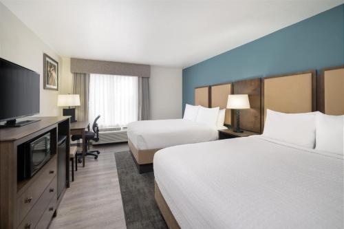 Best Western Plus Frontier Inn - image 6