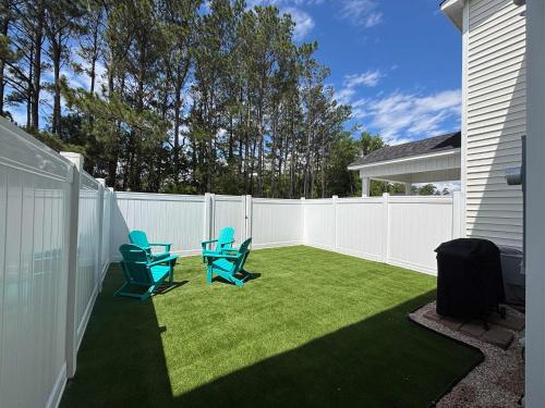 Modern Retreat Minutes to Emerald Isle Beach Villa in Cedar Point (NC)