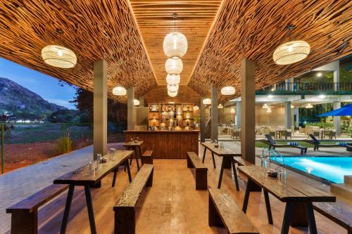 Bar/lounge, Saludiya Retreat Resort and SPA in Sigiriya