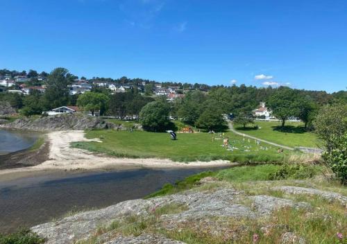 Spacious apartment with 4 bedrooms in Грімштад