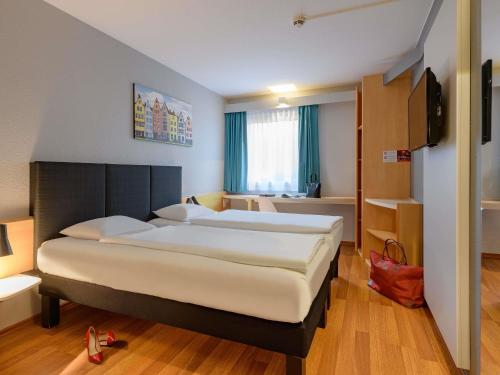 1 twin bed