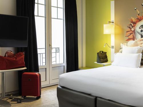 room detail thumbnail 1