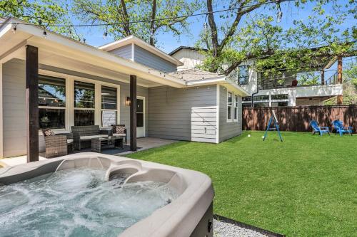 Highland Cottage - Central, Huge Yard Hot Tub in University Park
