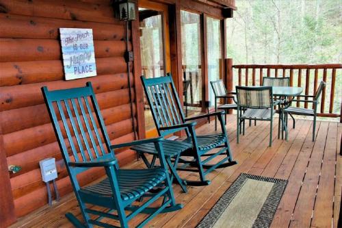 Létesítmények, FREE Tickets-Mountain Joy a Private Treehouse style cabin that sleeps 4, near Gatlinburg and PF in Zion Grove (TN)